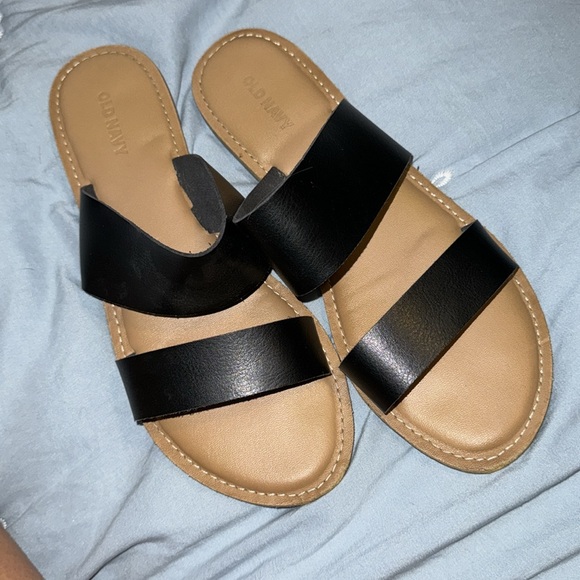 Old navy sandals - Picture 2 of 3